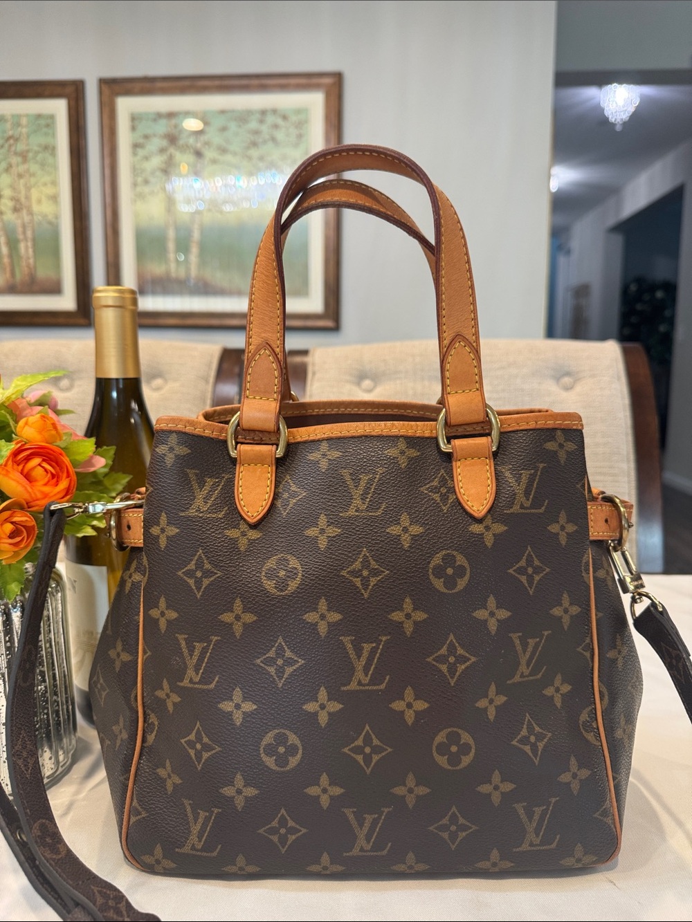 Authentic Louis Vuitton PM Batignolles bag in iconic monogram canvas - Picture 3 of 16